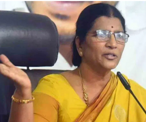 Lakshmi Parvathi Accuses Chandrababu Naidu of Being Behind Allu Arjun's Arrest